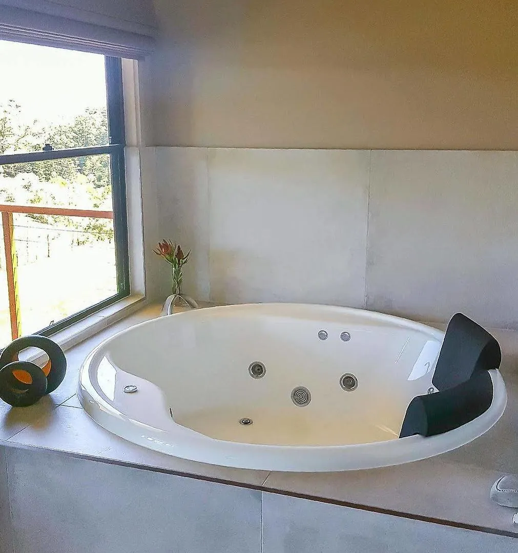 Blue Summit Cottages Maleny
